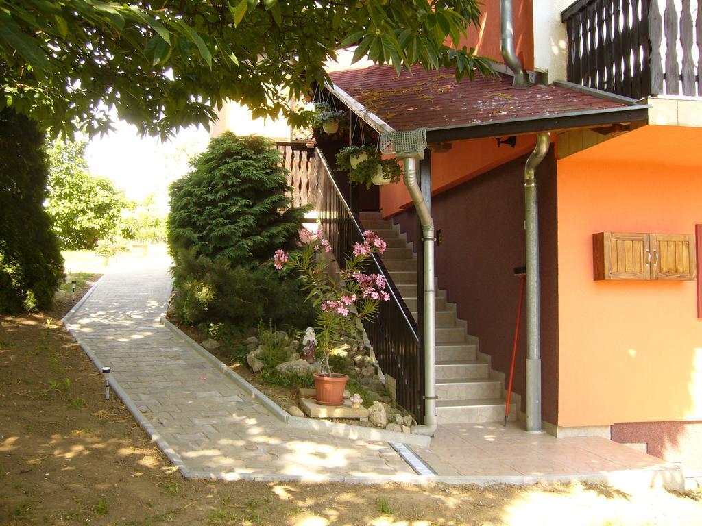 Orszag Apartmanhaz Залакарос Екстериор снимка
